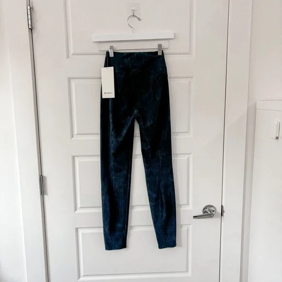 NEW Lululemon Here to There High-Rise 7/8 Pant - Picture 3 of 6